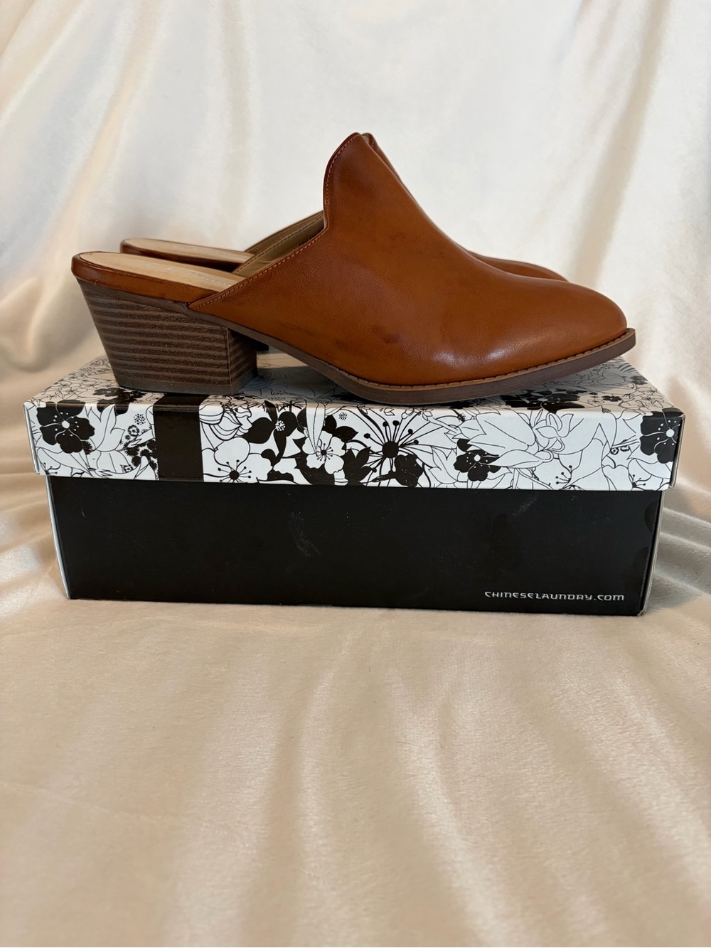 CL by Laundry Tan/Brown Leather Slip-On Mule Heels